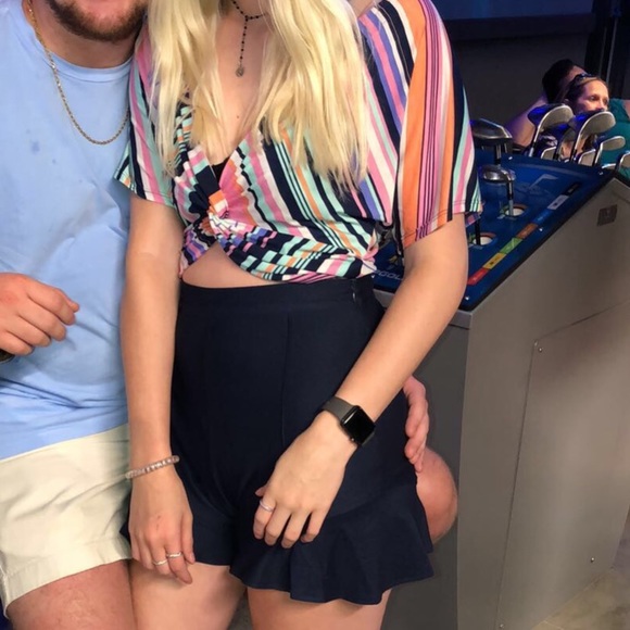 Ruffle shorts - Picture 2 of 5